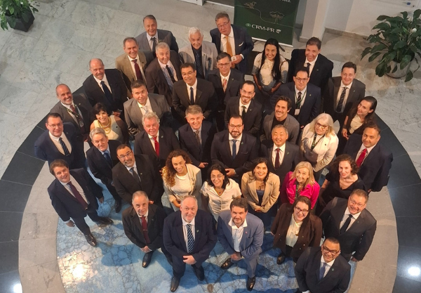 Combate ao exercício ilegal da Medicina, segurança dos profissionais e atuação no interior seguem sendo prioridades do CRM-PR.